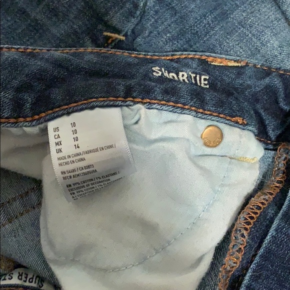 Shorts - Picture 3 of 3